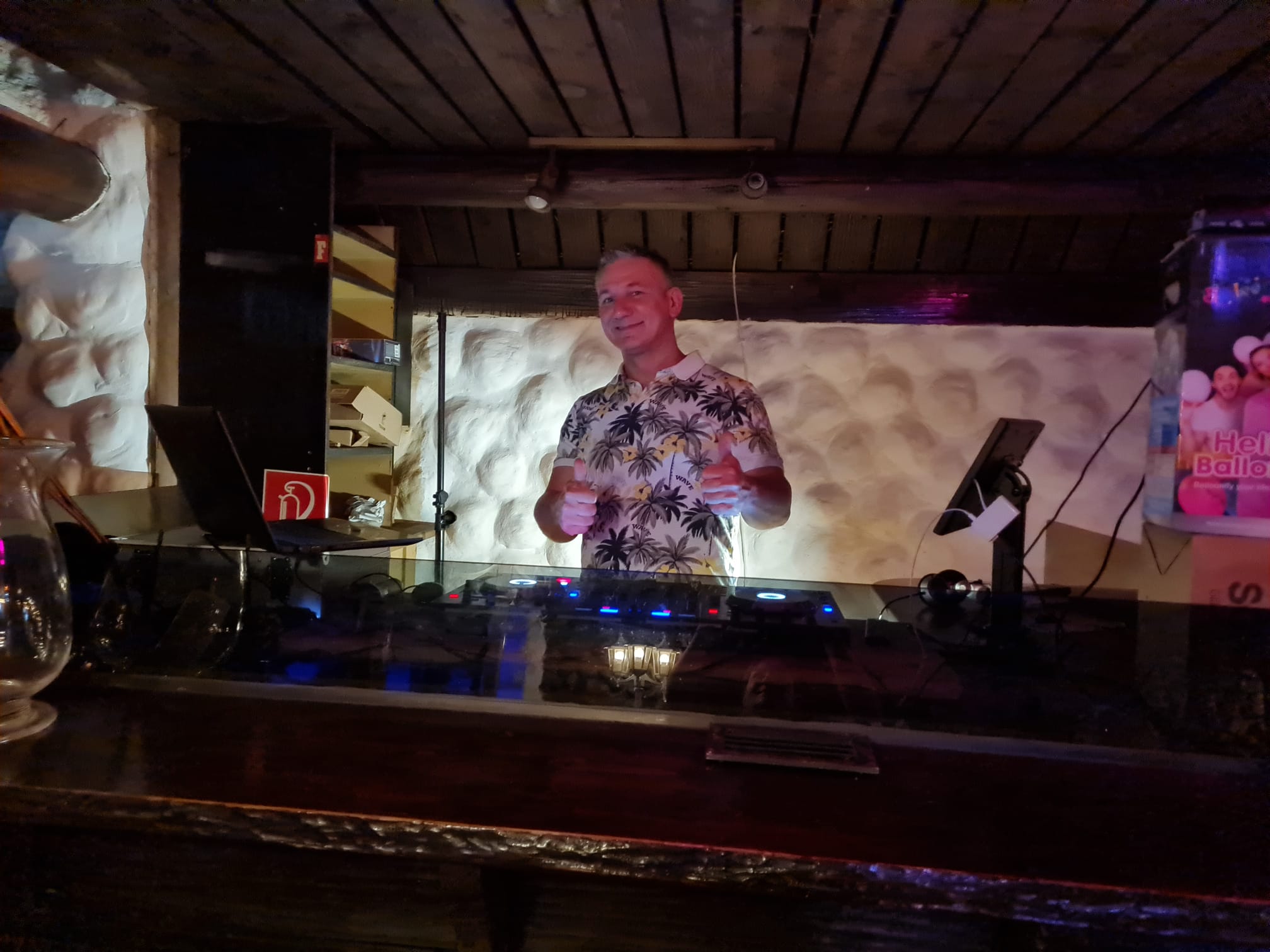 Moonlight Lounge - WhatsApp Image 2026-01-04 at 22.52.27 (7).jpeg